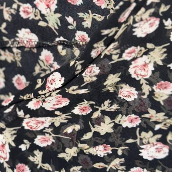 Saće Black Floral Sheer Hi-Low Blouse Size Small - Picture 5 of 6